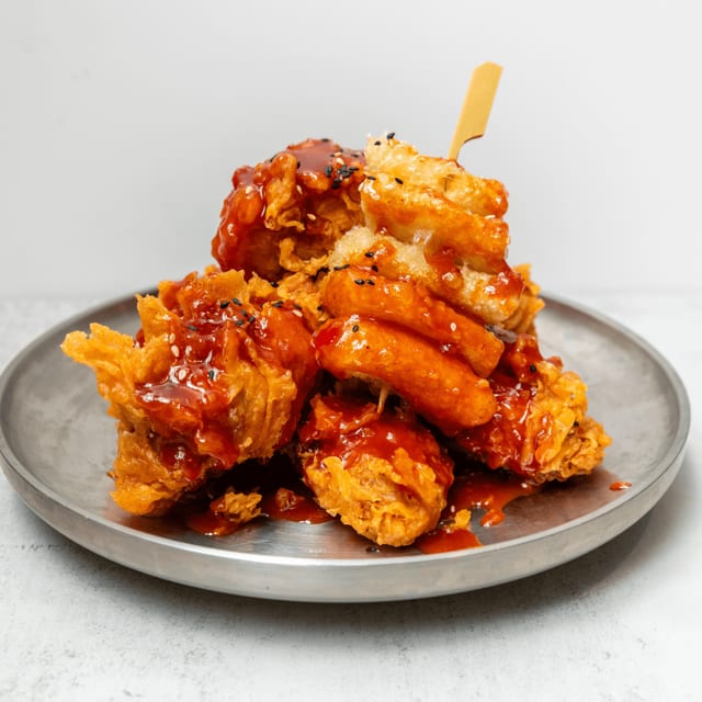 Chicken Wing & Tteok Combo.